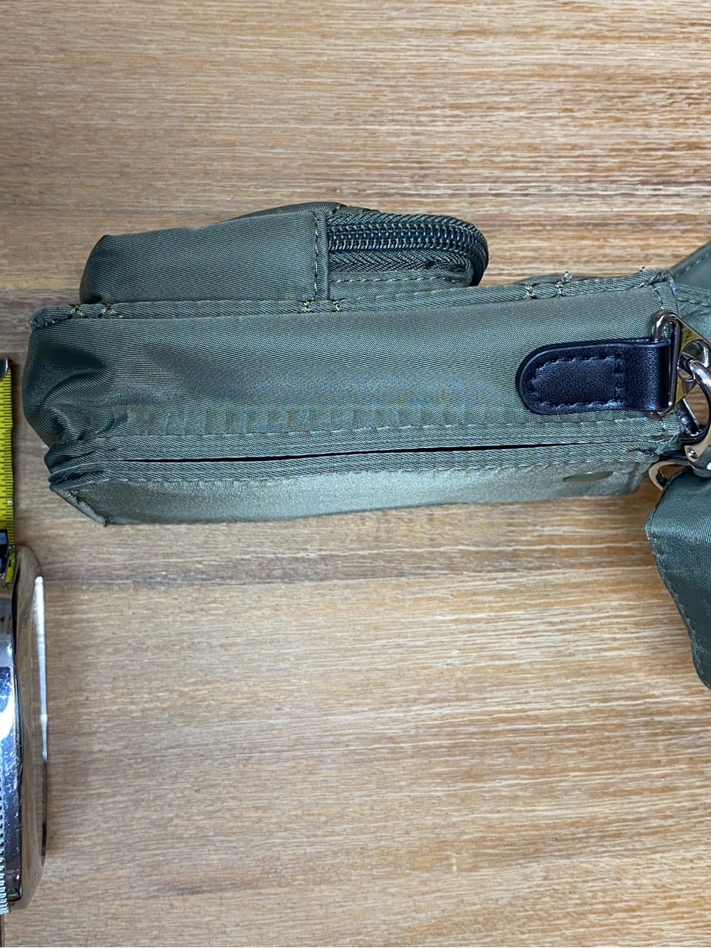 Ihkwip Quilted Crossbody Phone Pouch in Olive Green - Picture 4 of 5